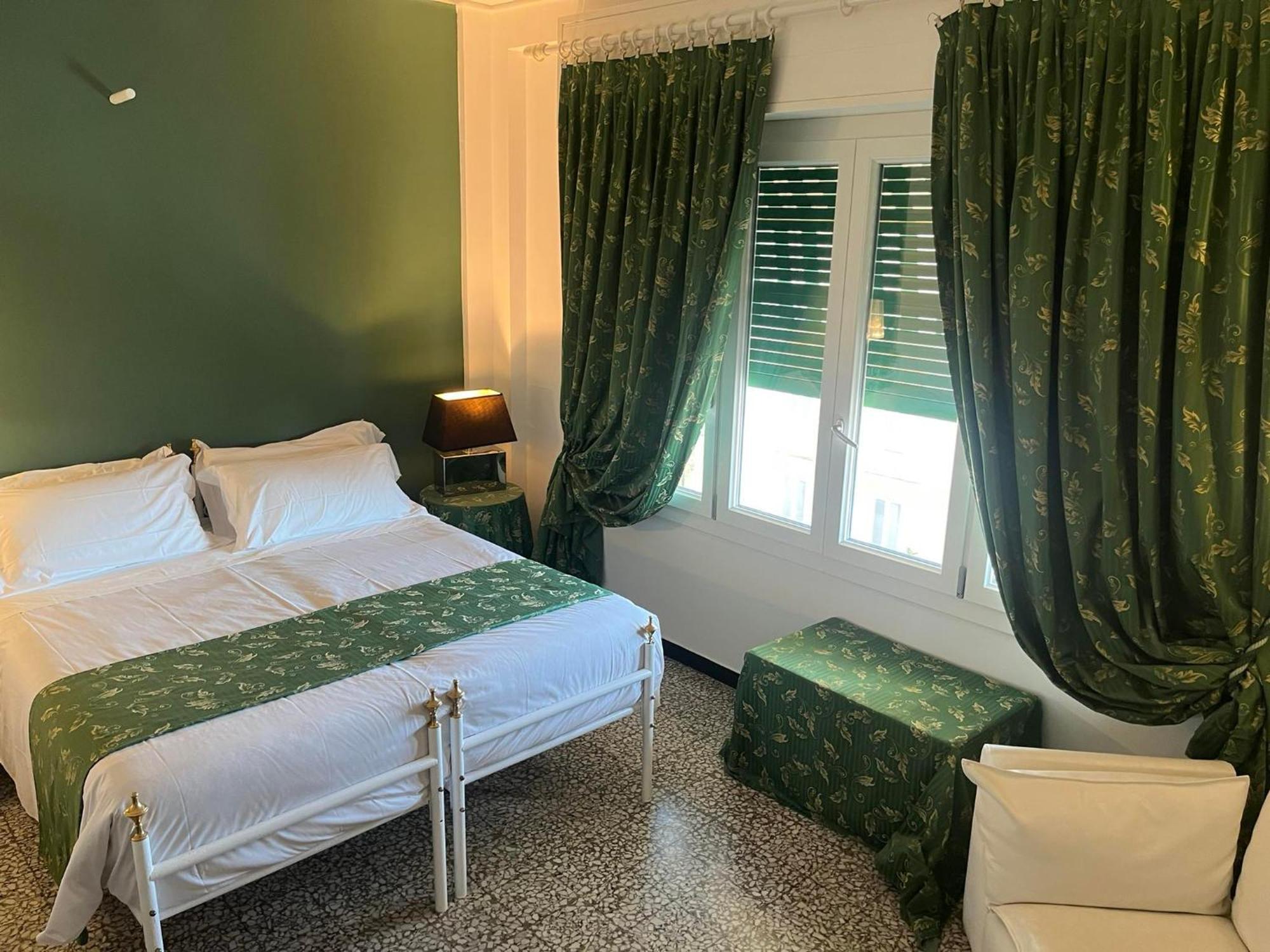 Eveline Portosole Hotel Sanremo Exterior photo