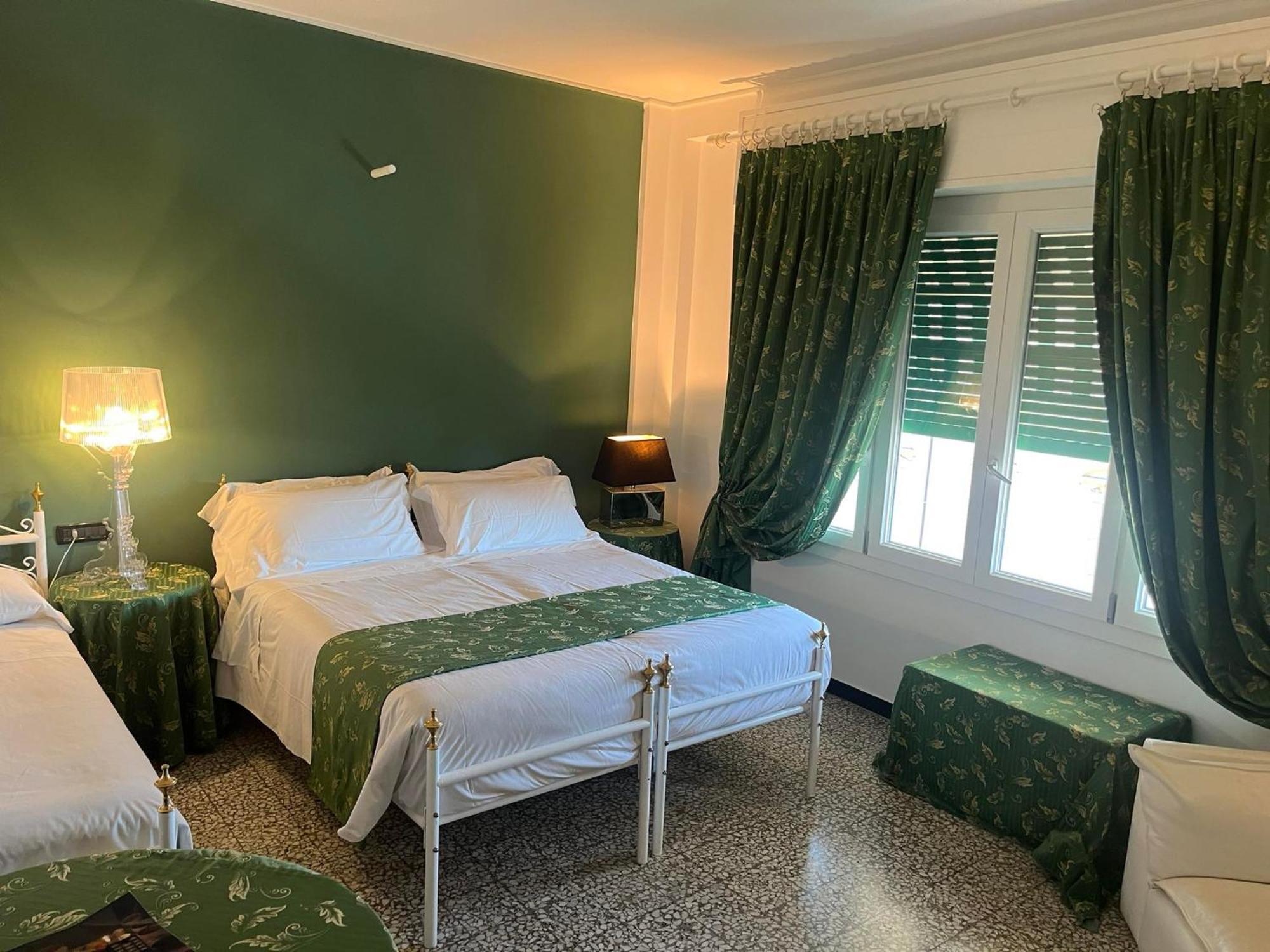 Eveline Portosole Hotel Sanremo Exterior photo