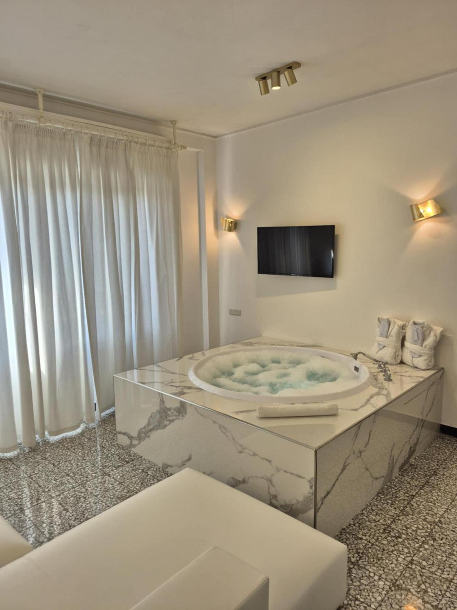 Eveline Portosole Hotel Sanremo Exterior photo