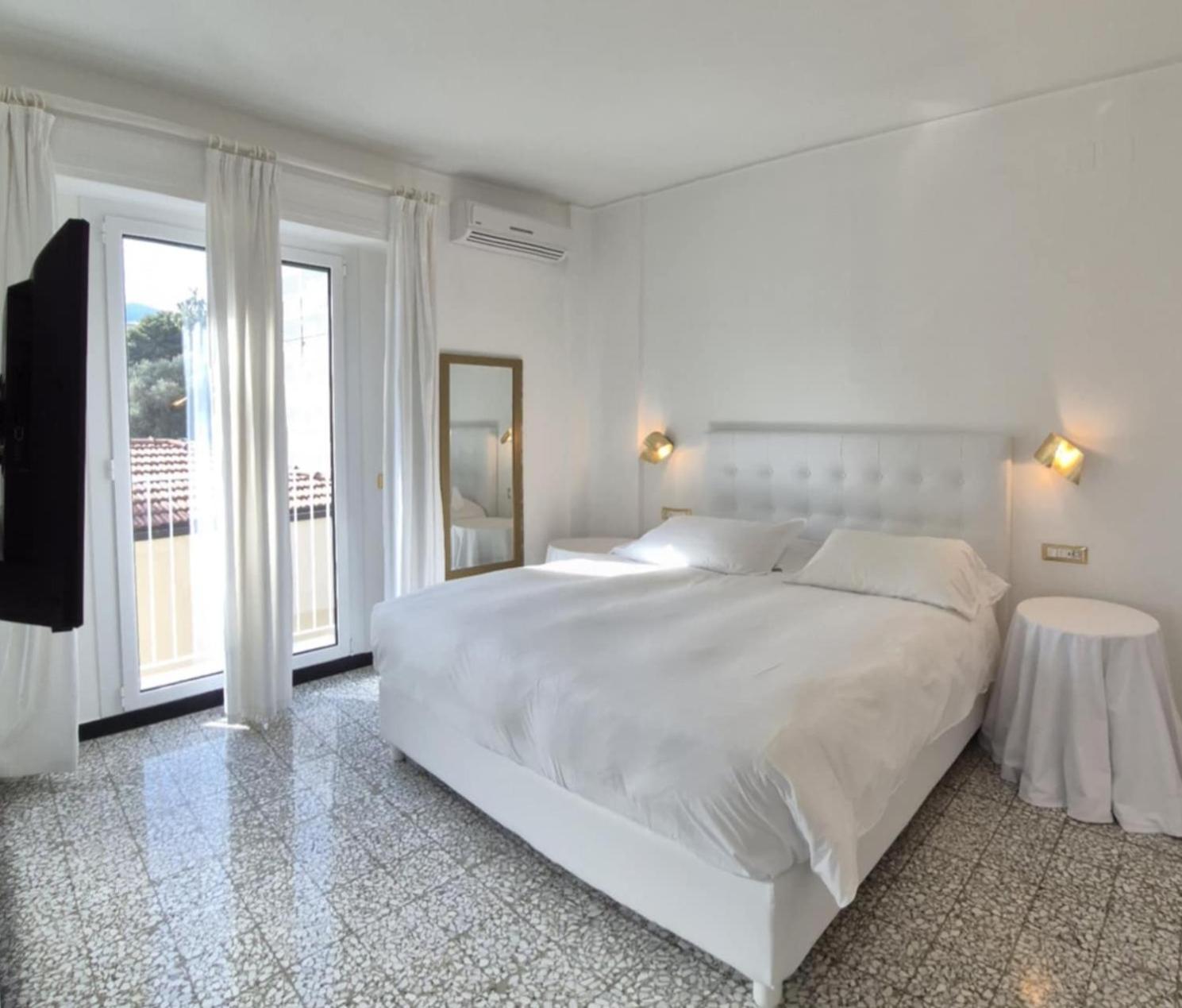 Eveline Portosole Hotel Sanremo Exterior photo
