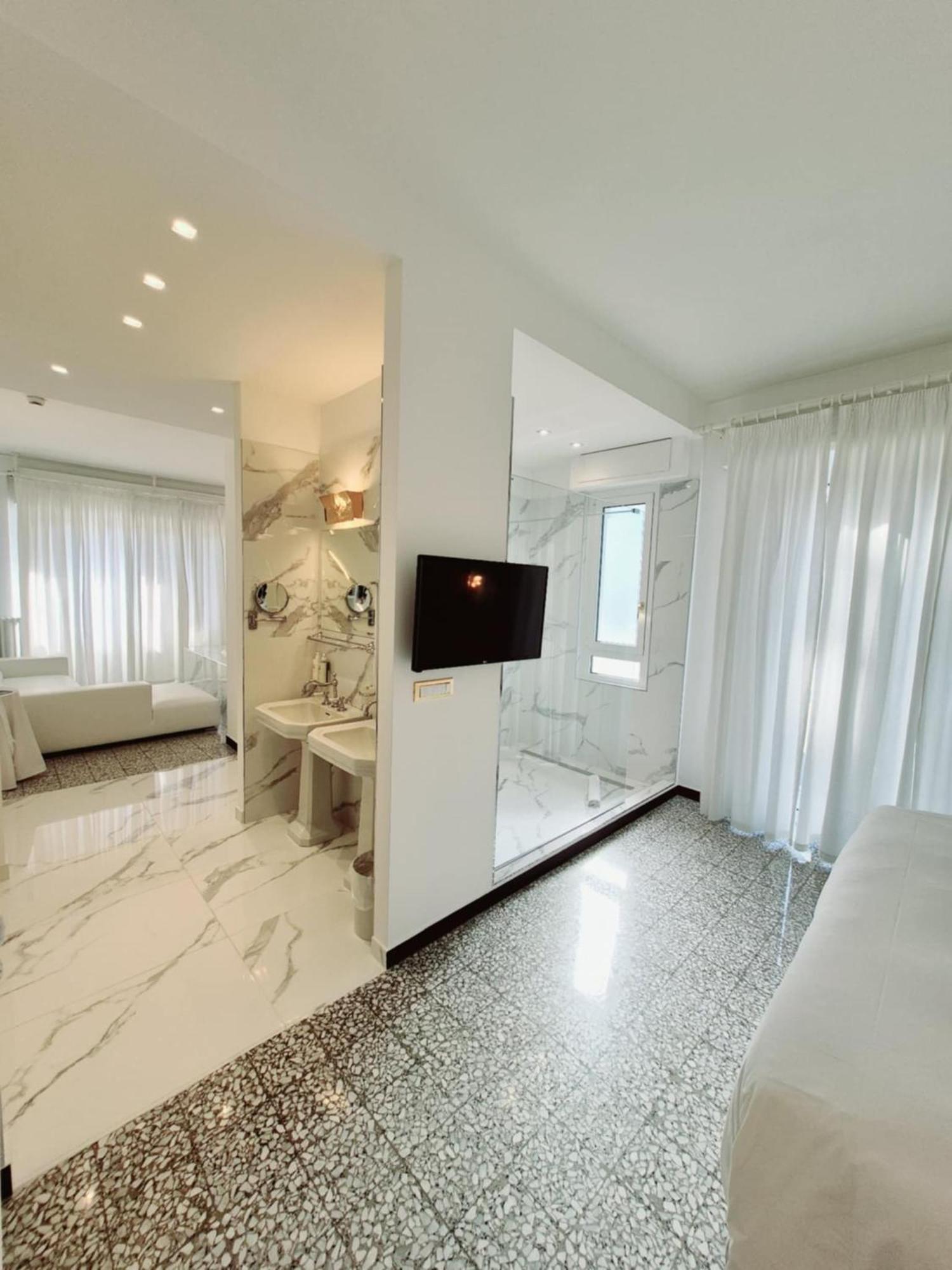 Eveline Portosole Hotel Sanremo Exterior photo