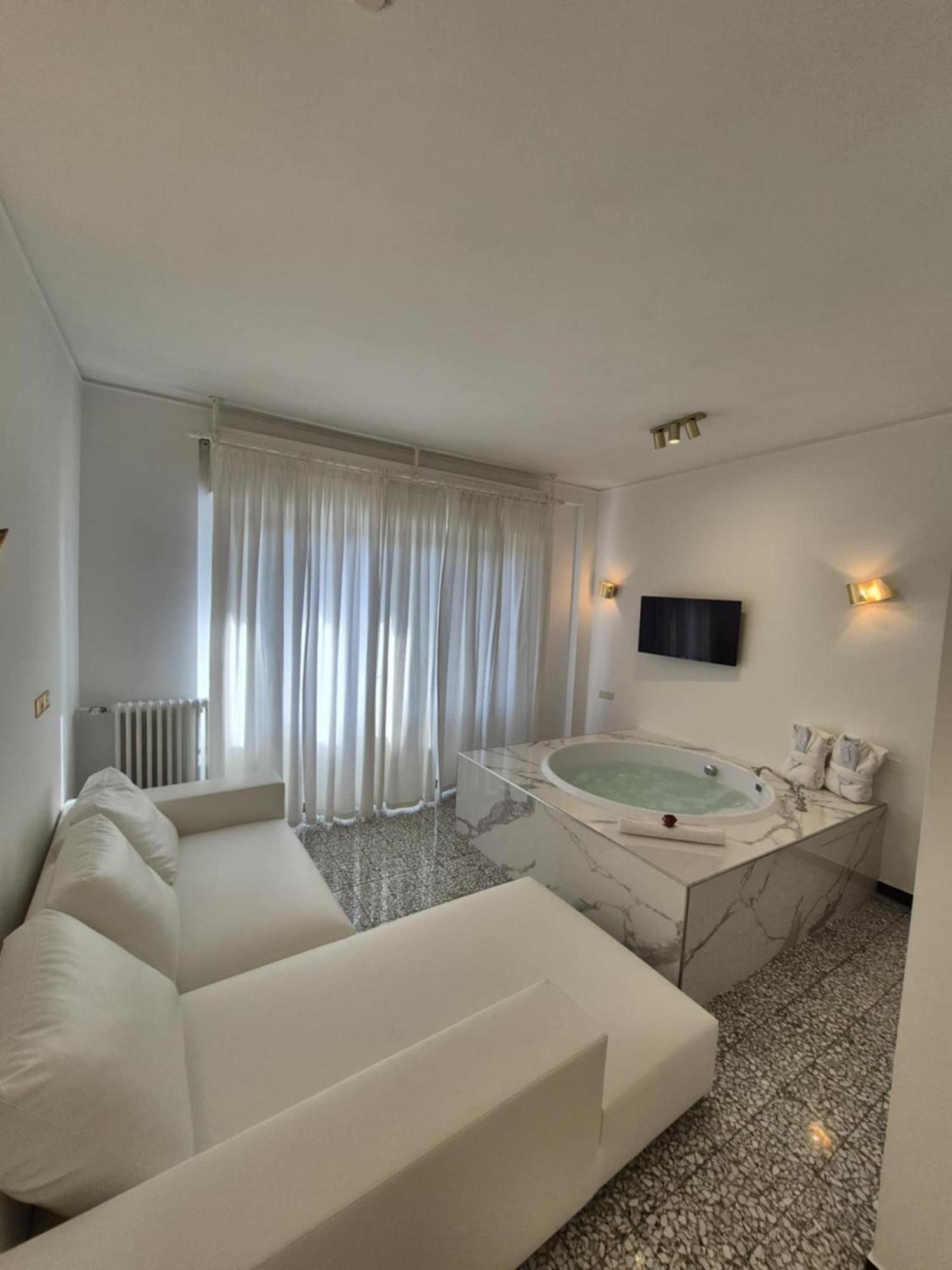Eveline Portosole Hotel Sanremo Exterior photo
